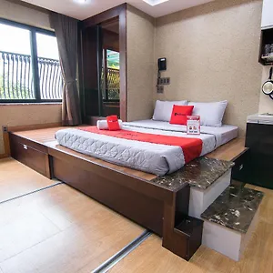 https://reddoorz-plus-nguyen-trai-street.hotelsvungtau.com